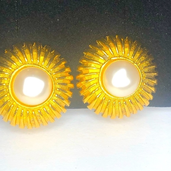 Vintage faux pearl Chanel clip on earrings.